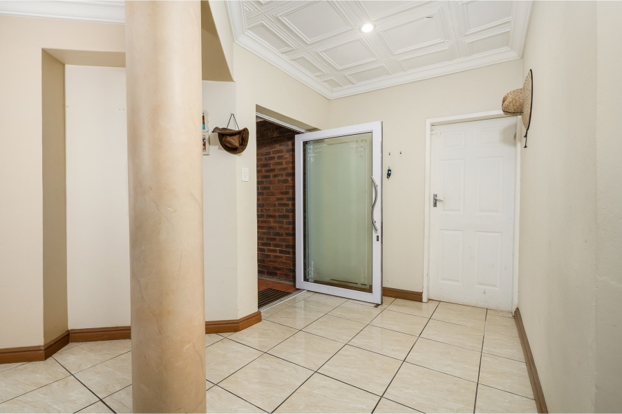 5 Bedroom Property for Sale in Summerstrand Eastern Cape